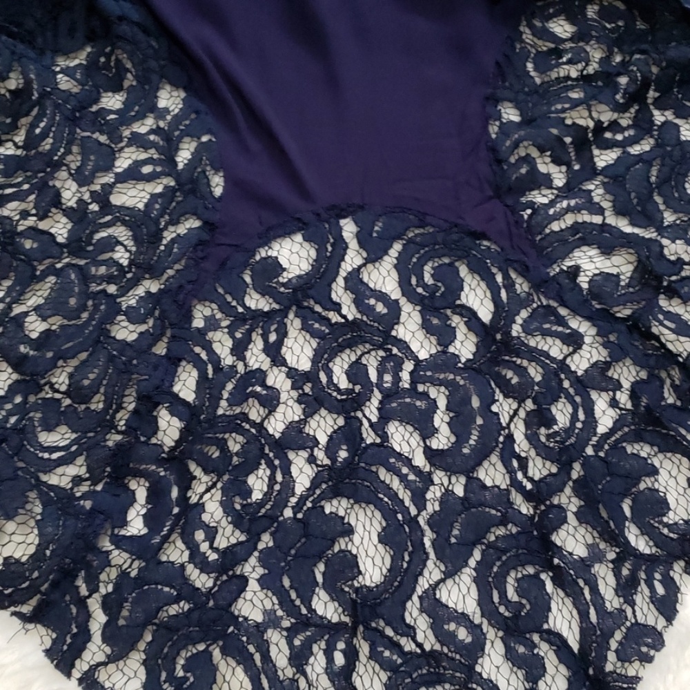 Flowy Lace Tank - Picture 3 of 6